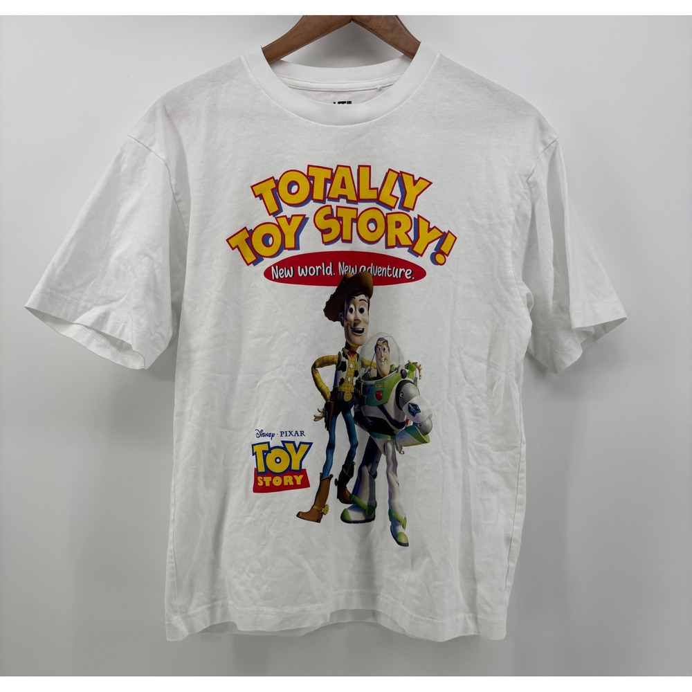 Totally Toy Story Uniqlo T-Shirt Men's Small Buzz Lightyear Woody
